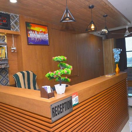 Hotel Asopalav Gandhinagar Zewnętrze zdjęcie