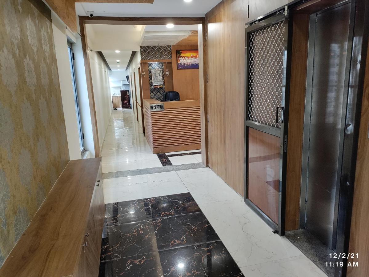 Hotel Asopalav Gandhinagar Zewnętrze zdjęcie