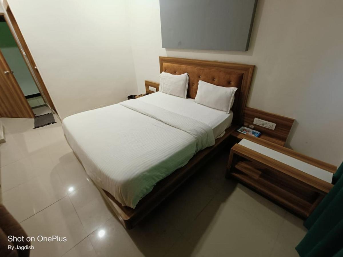 Hotel Asopalav Gandhinagar Zewnętrze zdjęcie